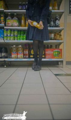内裤勒到中间打屁股羞耻_手机在线免费观看